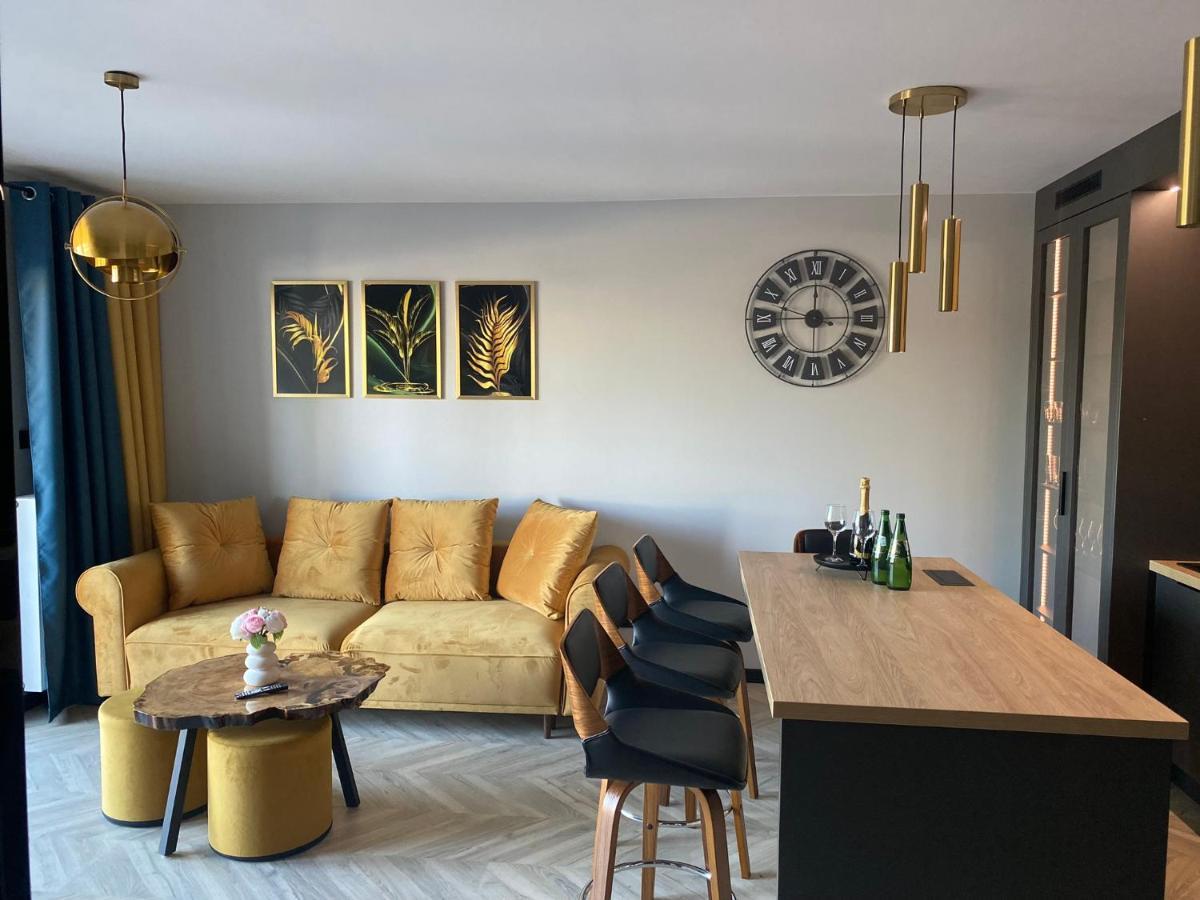 Exclusive Apartment *